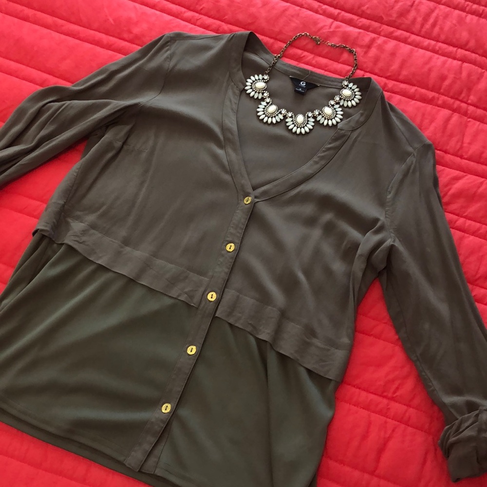 Quarter sleeve blouse